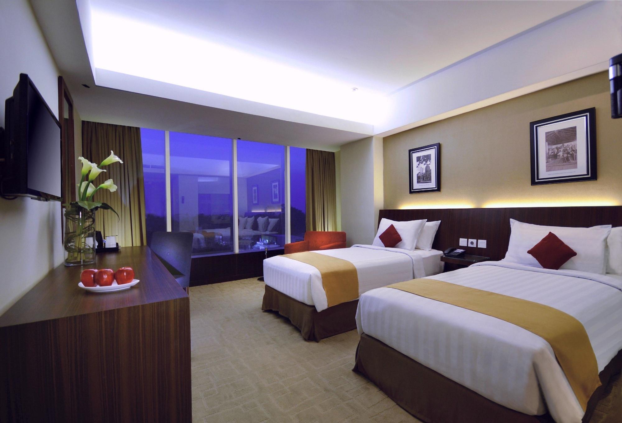 Aston Madiun Hotel & Conference Center Exterior photo