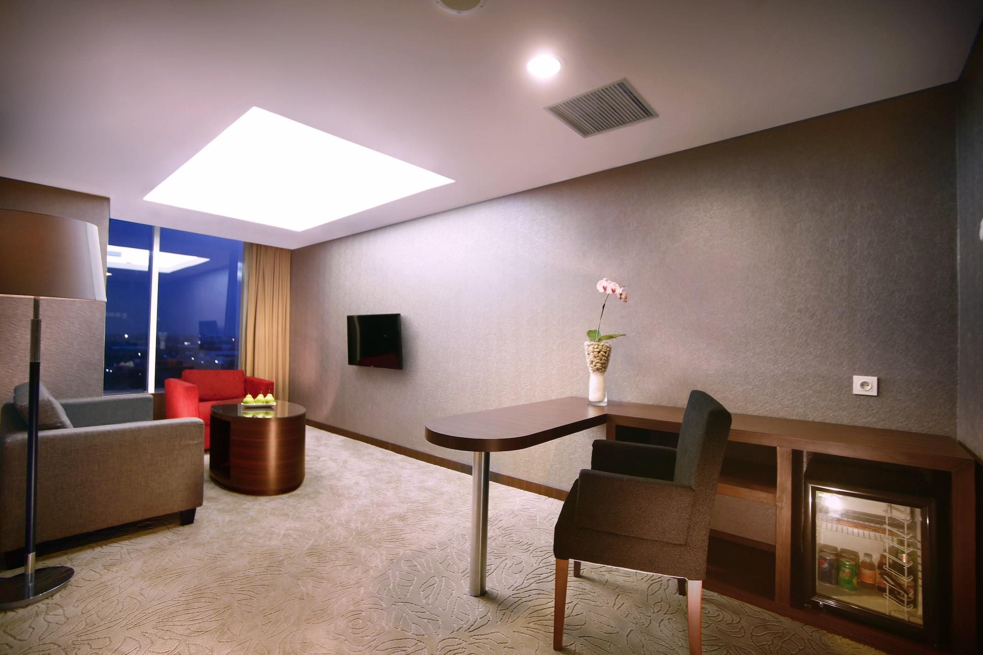 Aston Madiun Hotel & Conference Center Exterior photo